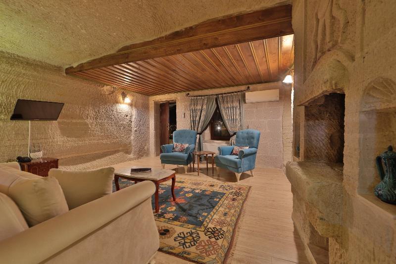 גורמה Holiday Cave Hotel מראה חיצוני תמונה